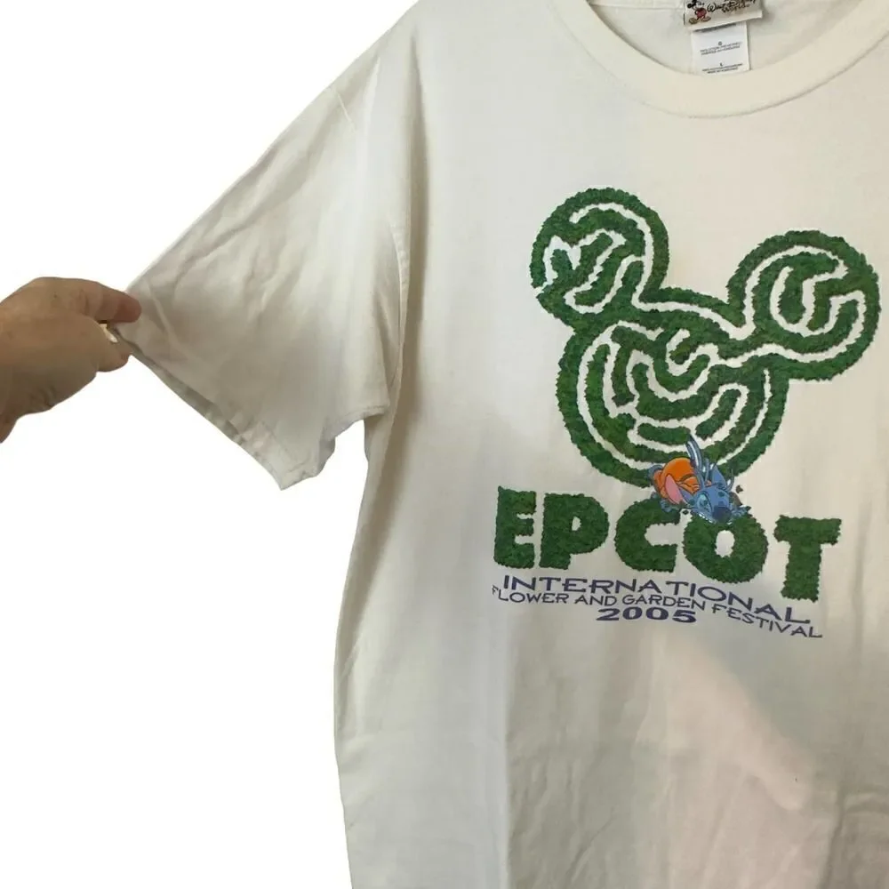 Vintage Rare Walt Disney World Epcot Graphic T-Shirt Size Large 2005 Unisex